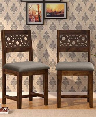 Chair with Spacious Cushion Seat